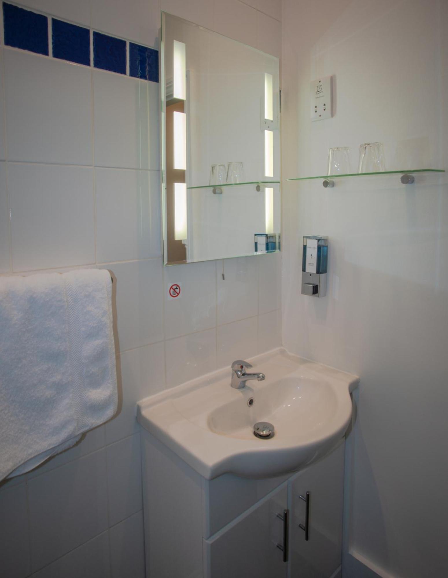 The Blue Bell Hotel Midhurst Bilik gambar