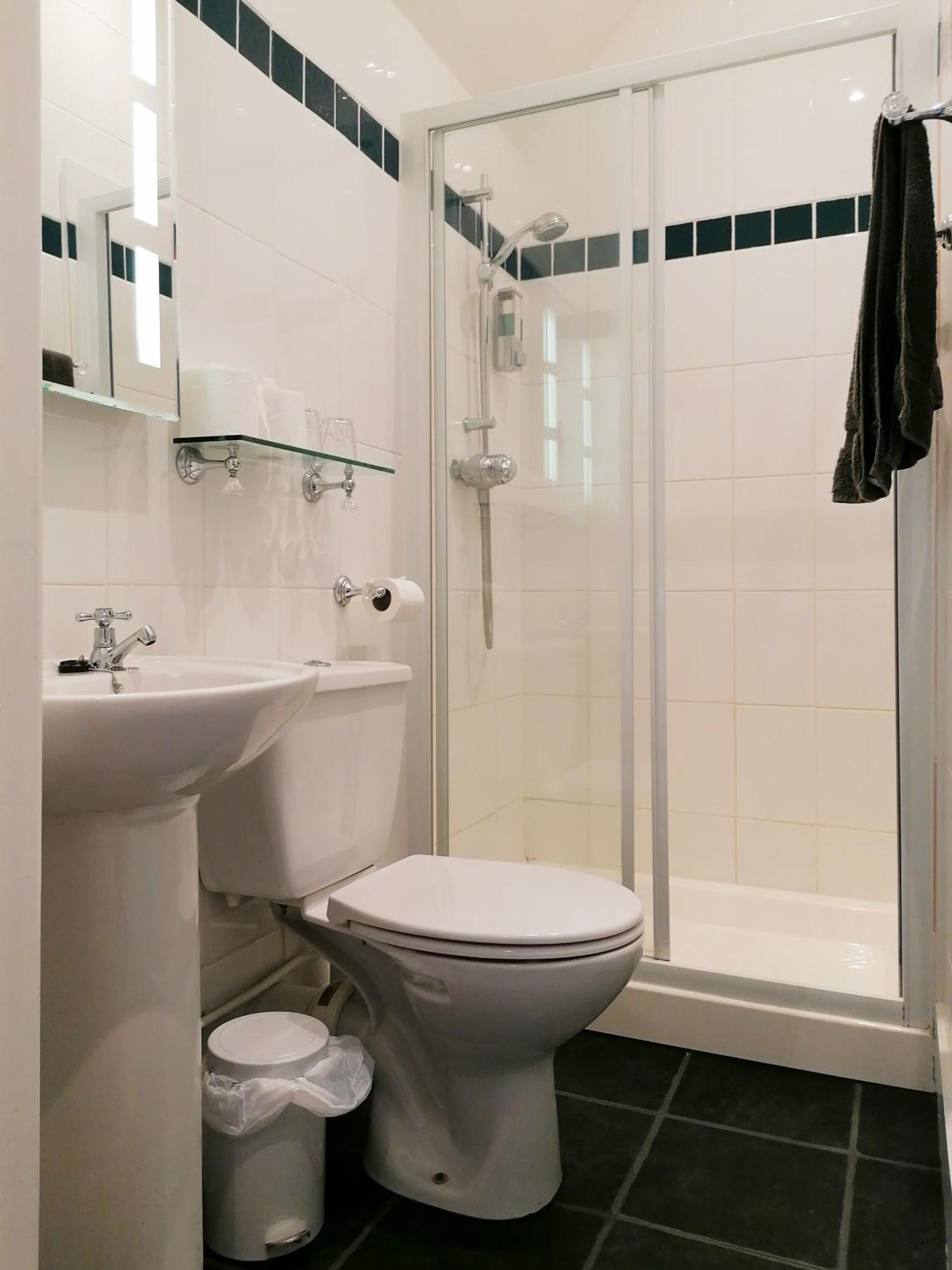 The Blue Bell Hotel Midhurst Bilik gambar